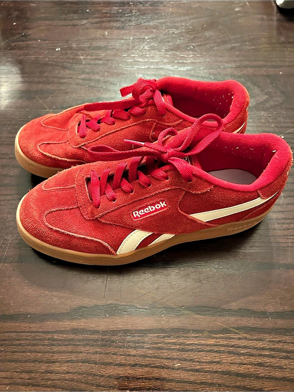 Reebok Red Suede Low Top Lace-Up Sneakers Gum Rubber Outsole size 7.5